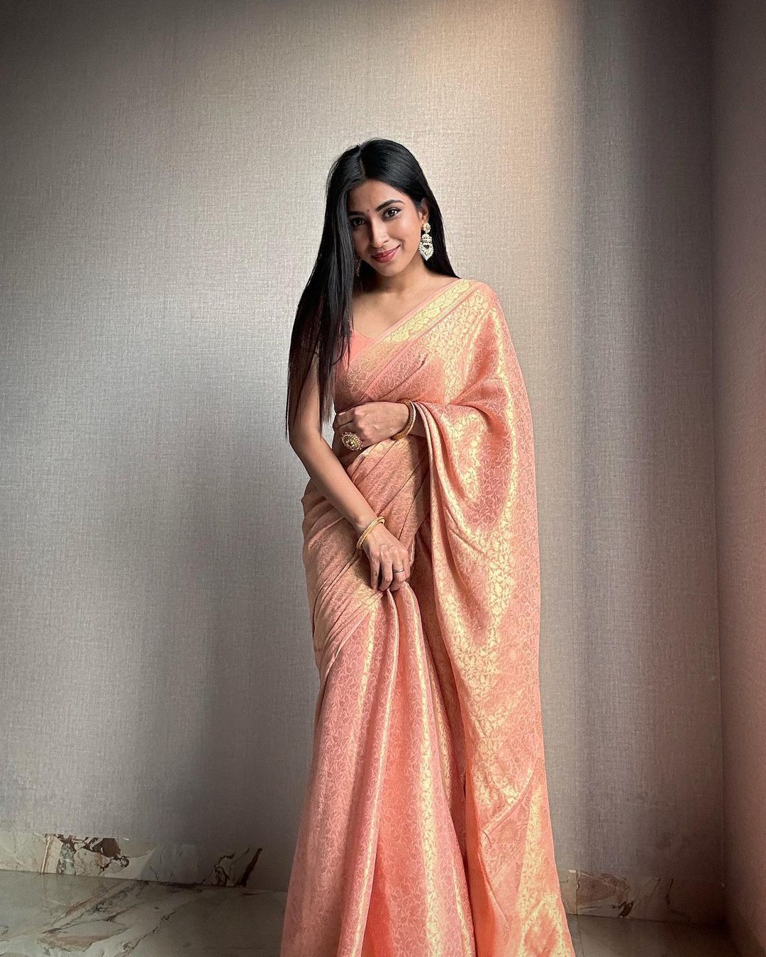 Printed Silk Blend Banarasi Saree in Pink