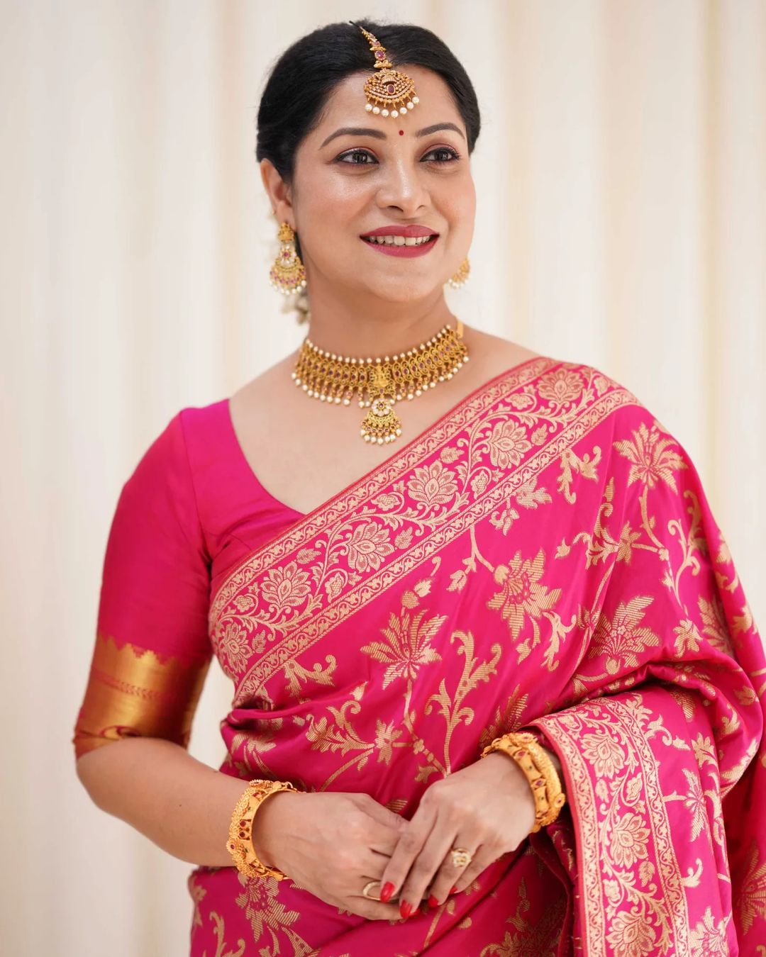 Pink Banarasi Jacquard Saree with Elegant Floral Print