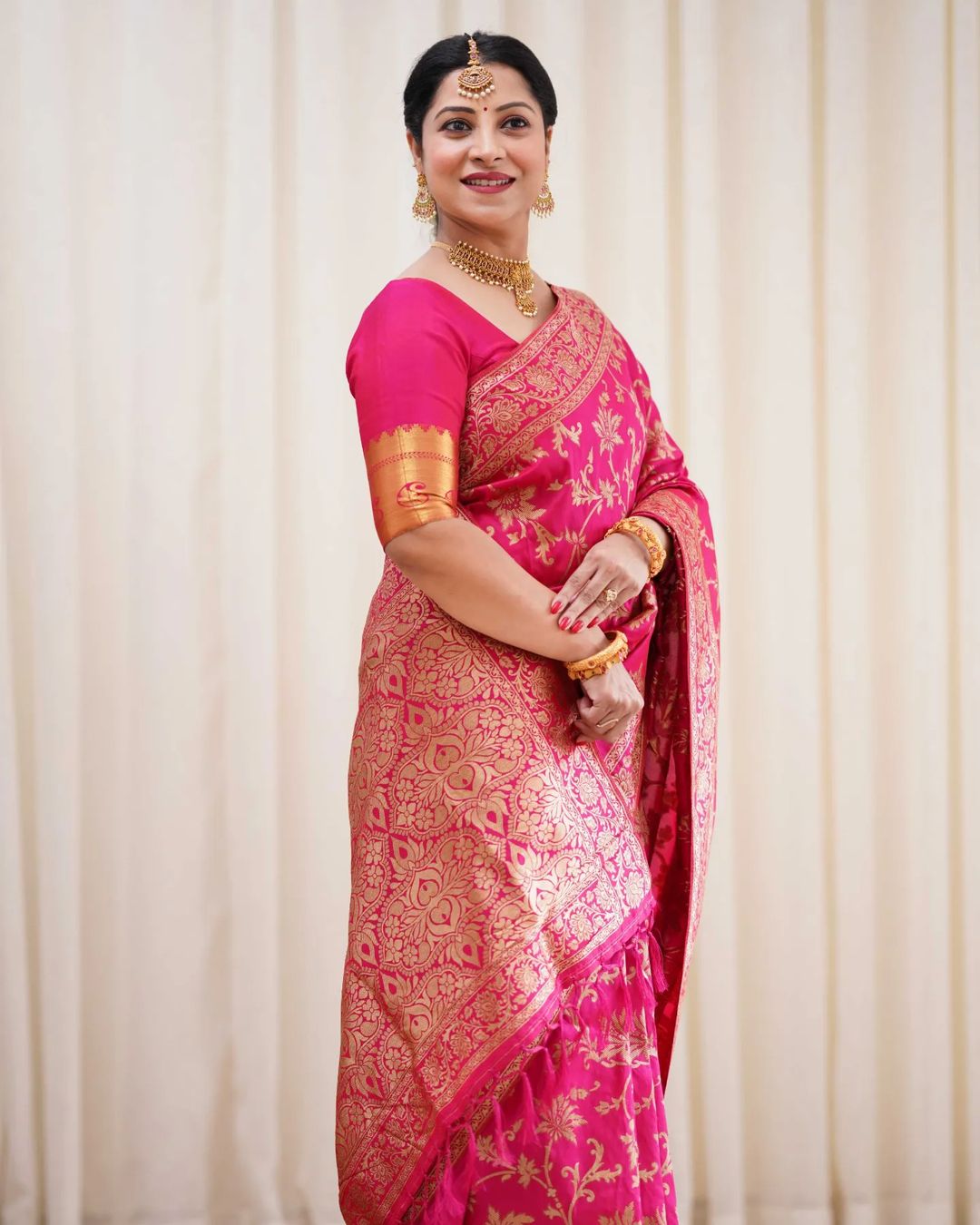 Pink Banarasi Jacquard Saree with Elegant Floral Print