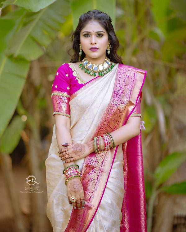 Attractive Pink Colour Silk Saree to Wear in Wedding For Women.
