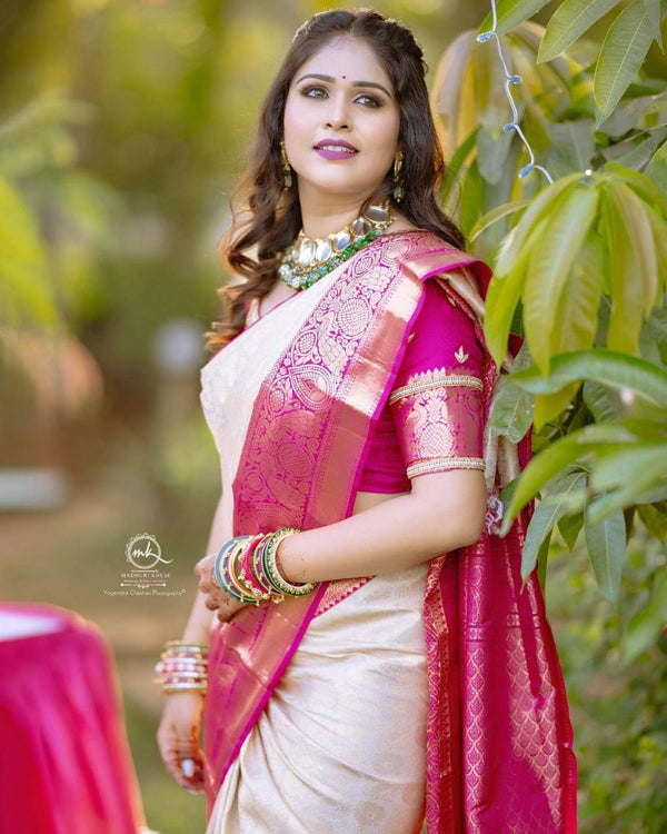 Attractive Pink Colour Silk Saree to Wear in Wedding For Women.
